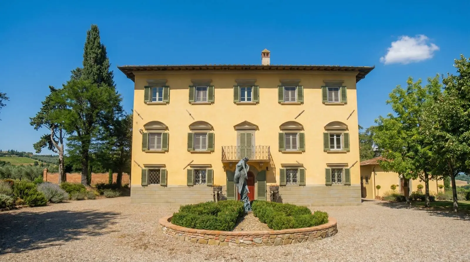 Cortona valley landscape, Umbria Tuscany territory worked by Studio Petturiti