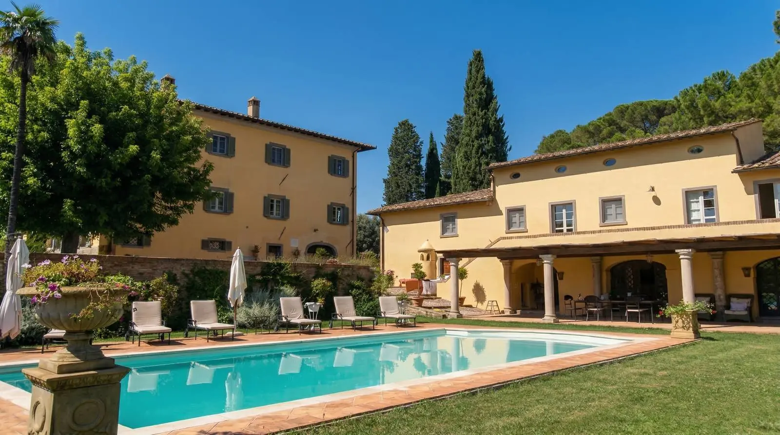 Villa Felice Cortona, historic estate restoration, 1000 sqm with lemon house