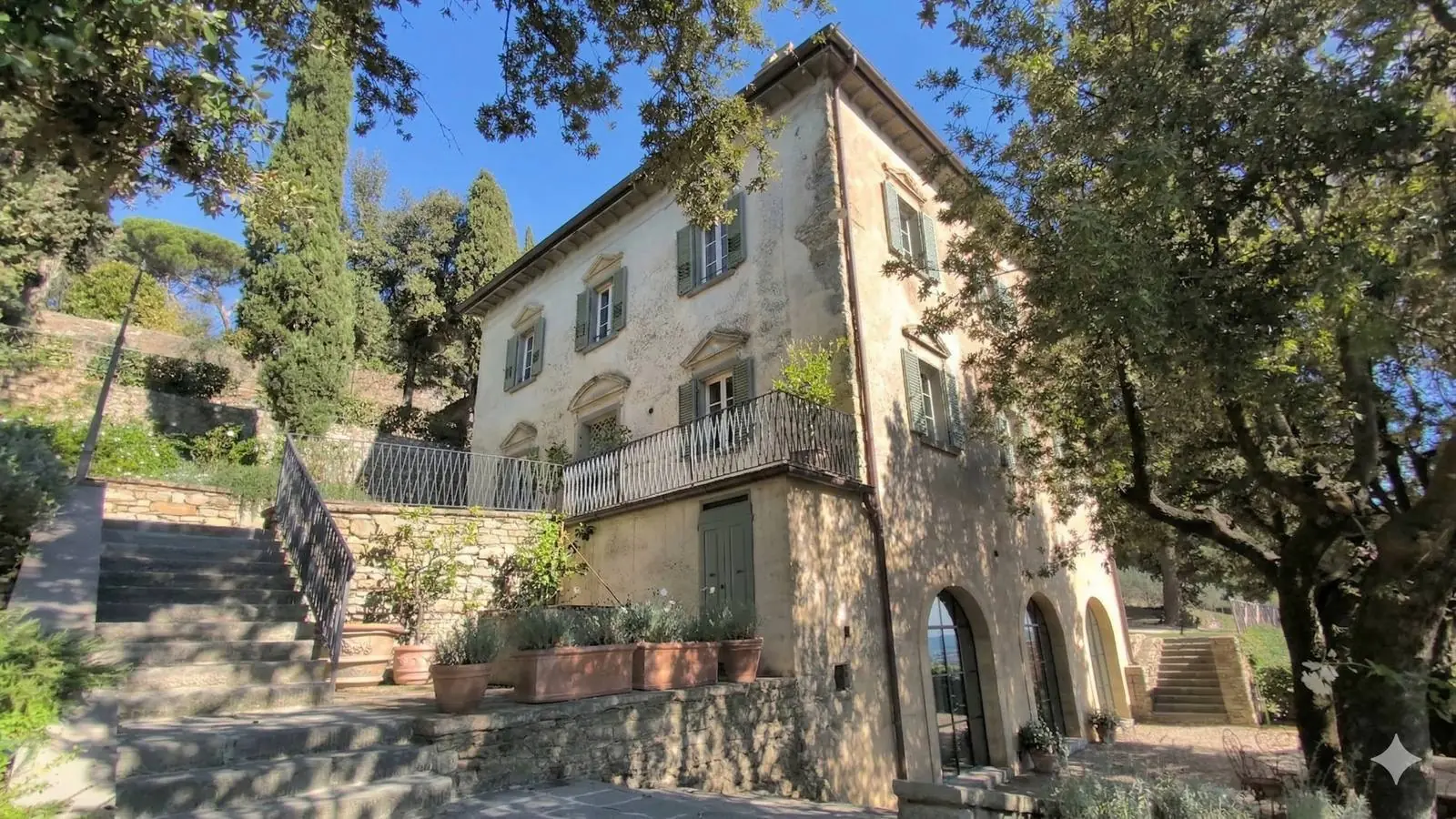 Villa Santa Croce Cortona, restoration within medieval walls below Basilica di Santa Margherita